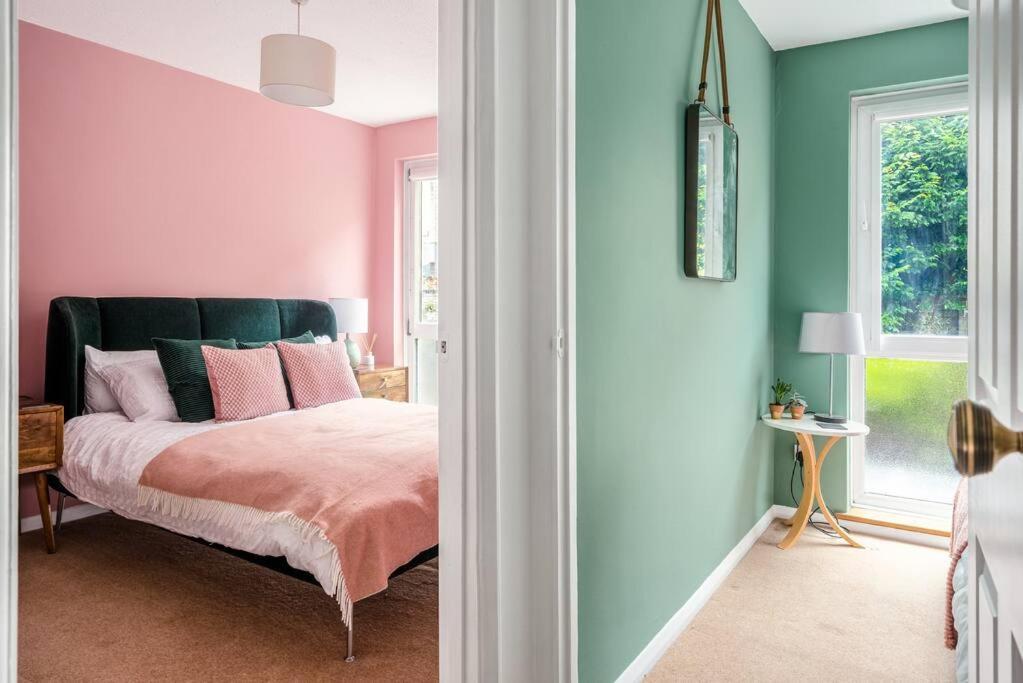 Stunning 4 Bedroom House In Central バース エクステリア 写真