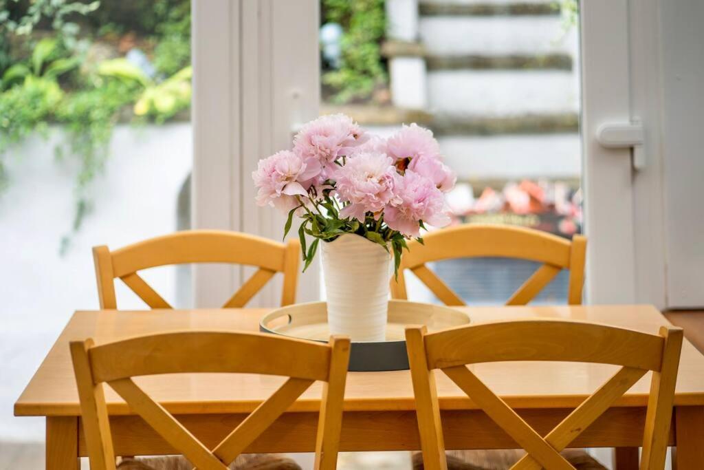 Stunning 4 Bedroom House In Central バース エクステリア 写真