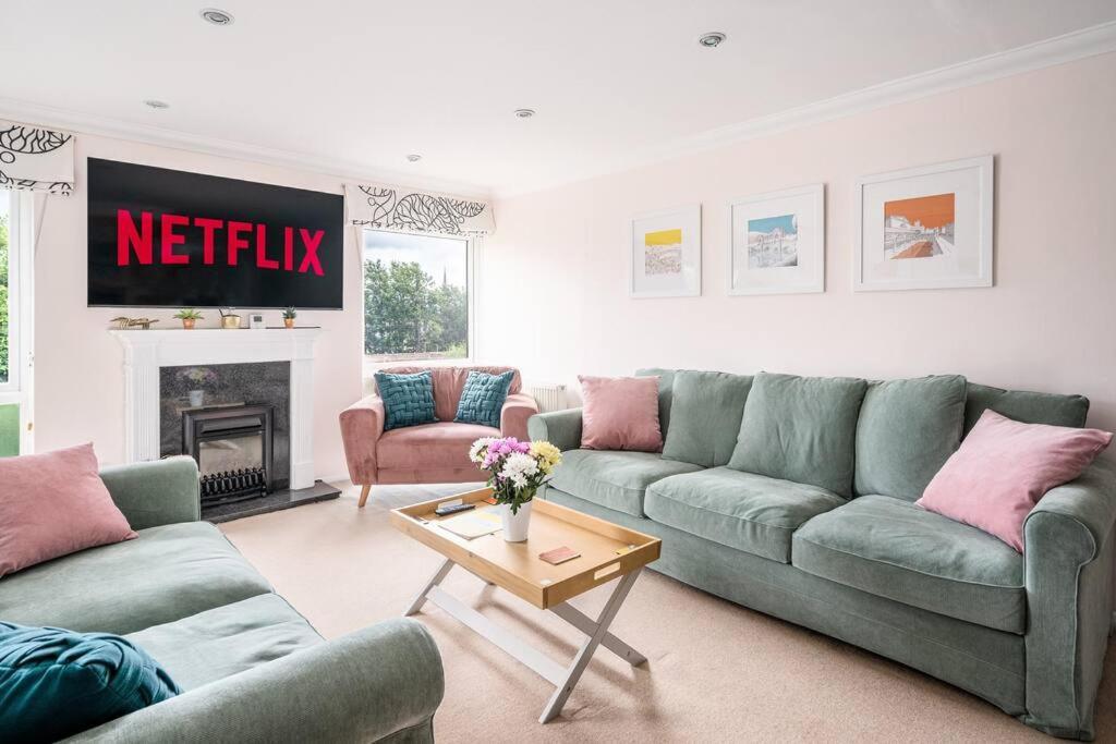 Stunning 4 Bedroom House In Central バース エクステリア 写真